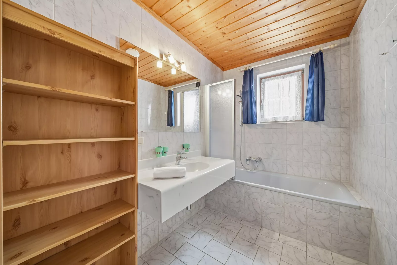 Apartment "Sonnberg & Schattberg"-Badkamer