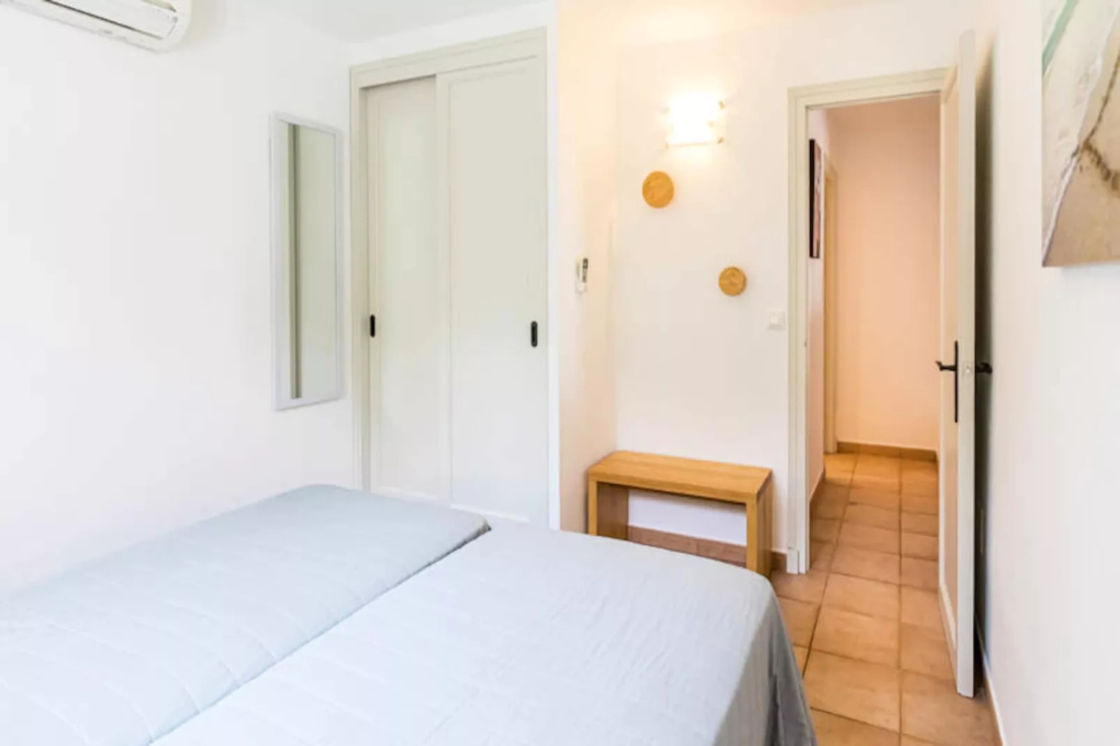 Maison à Son Bou-Image-tags.