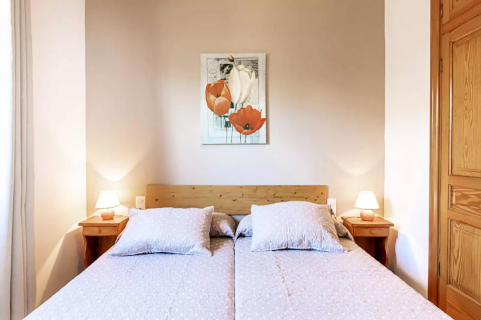 Maison à Son Bou-Image-tags.