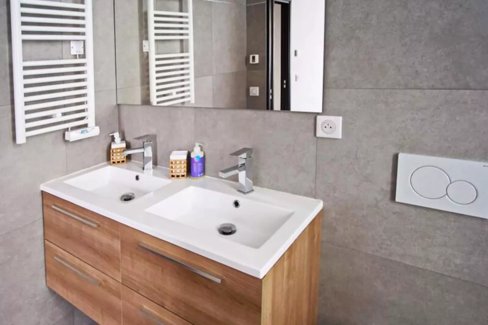 3 Pcs Design Centre Cannes - Croisette Et Palais 5 Mn - Olam Properties-Image-tags.