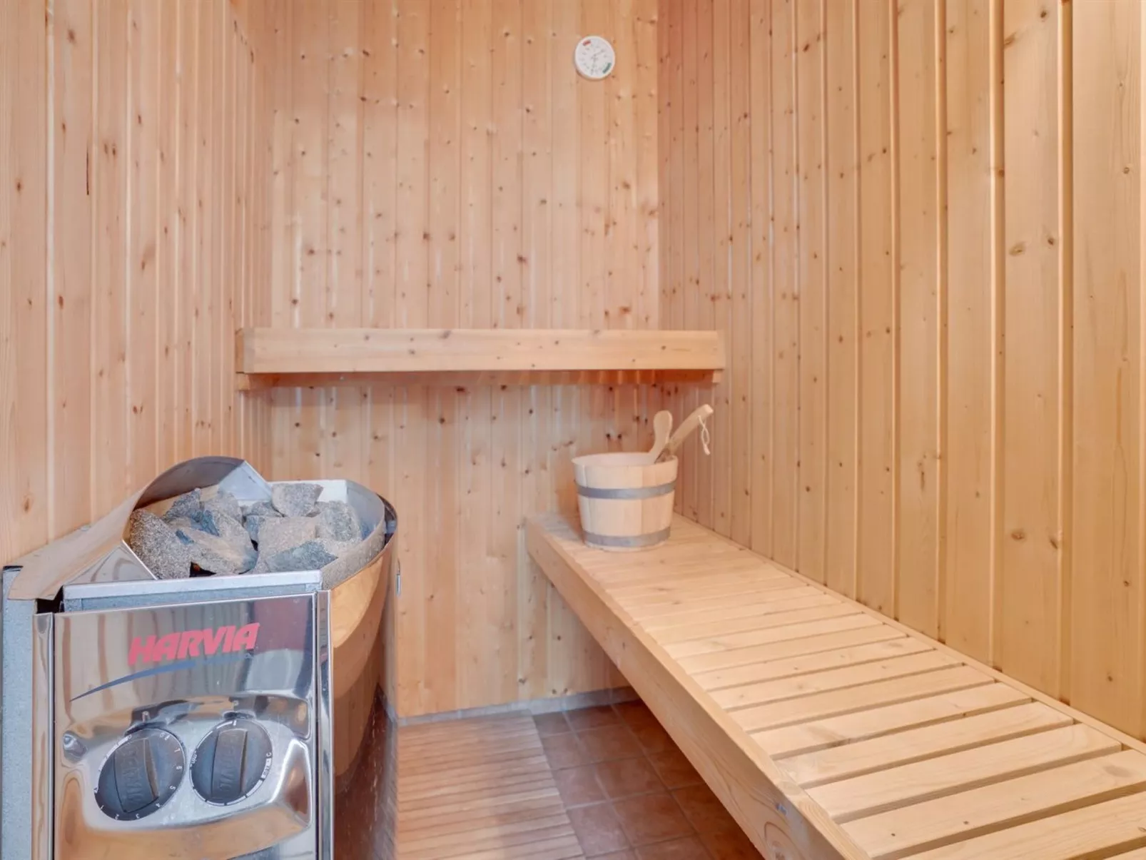 "Cathalina" - 75m from the sea-Binnen