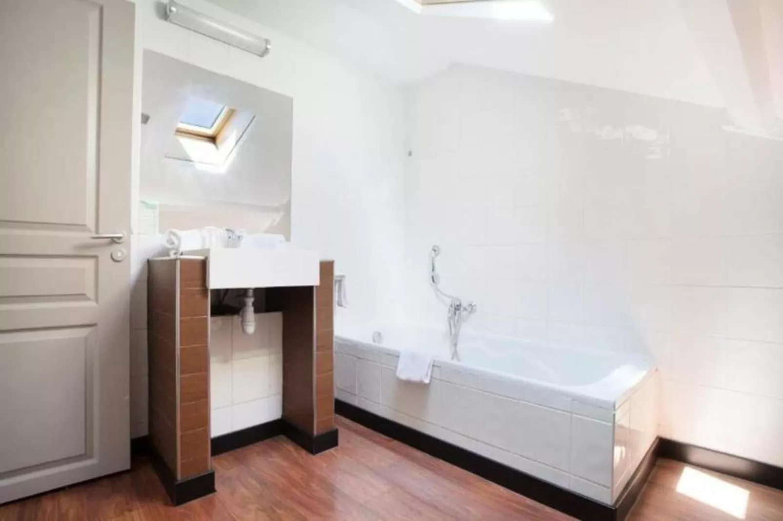 Appart'hôtel Odalys Palais Rossini-Badkamer