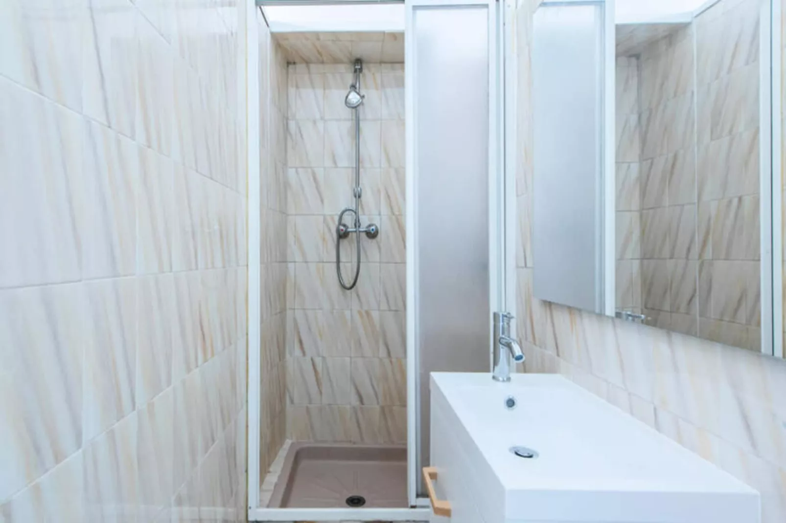 Maison à Nice-Badkamer