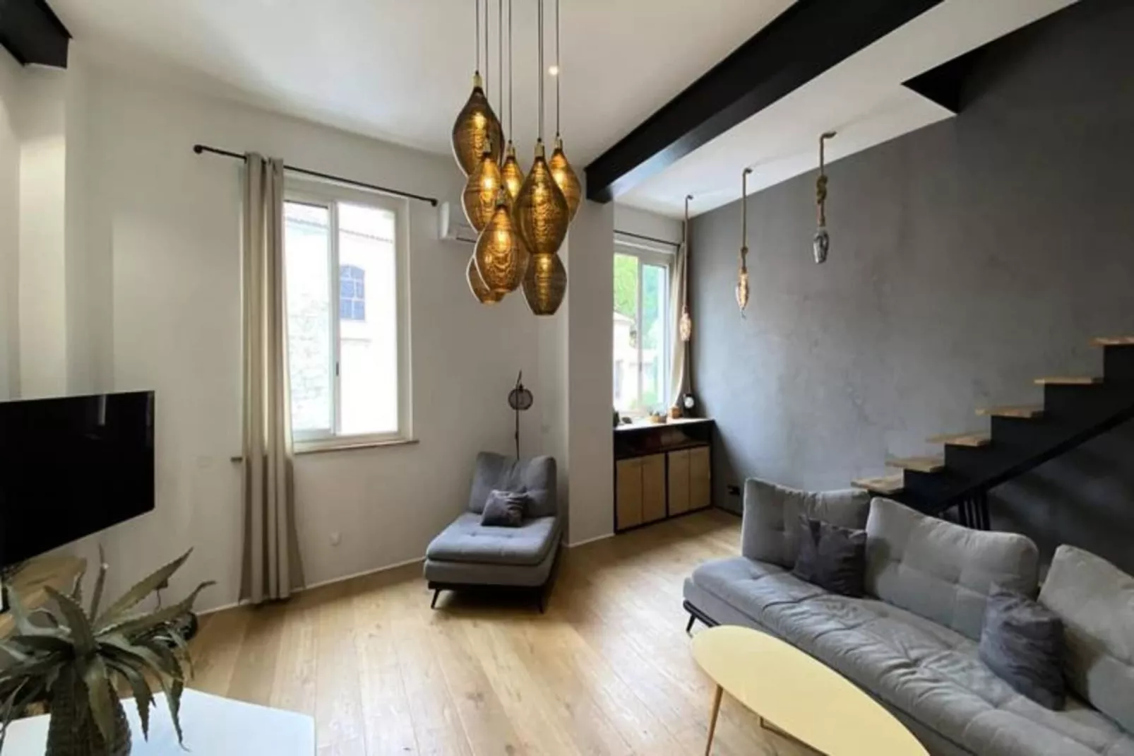 06bx : Superbe Loft - 100m2 - 6 Personnes-Buitenkant zomer