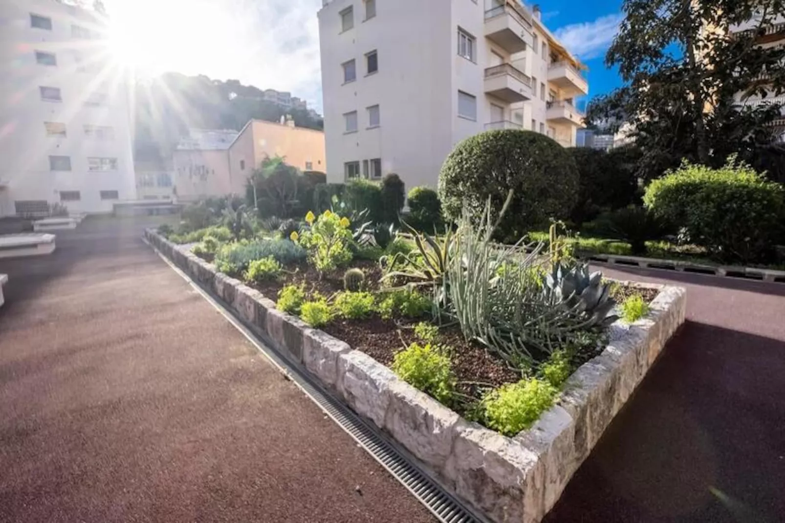 06b - Beau 2 Pi&egrave;ces R&eacute;nov&eacute; Avec Terrasse Vue Mer-Image-tags.