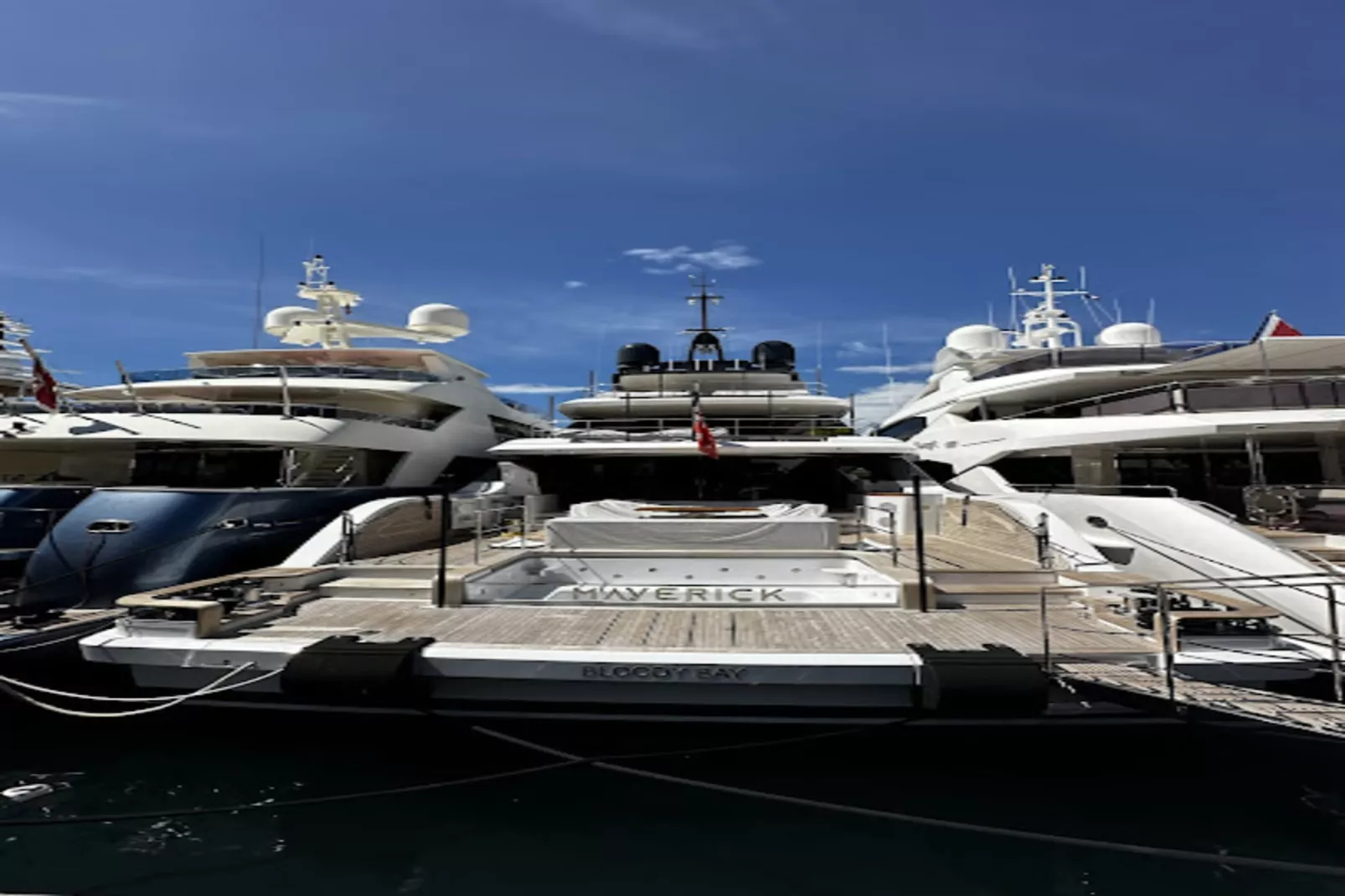 Résidence Appartement 39 M2 En Plein Centre Ville De Cannes, Climatis&eacute;-Buitenkant zomer