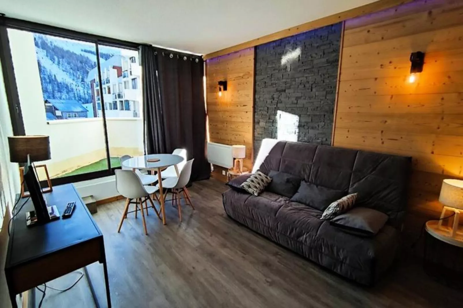 Résidence Vermeil D10-Buitenkant zomer