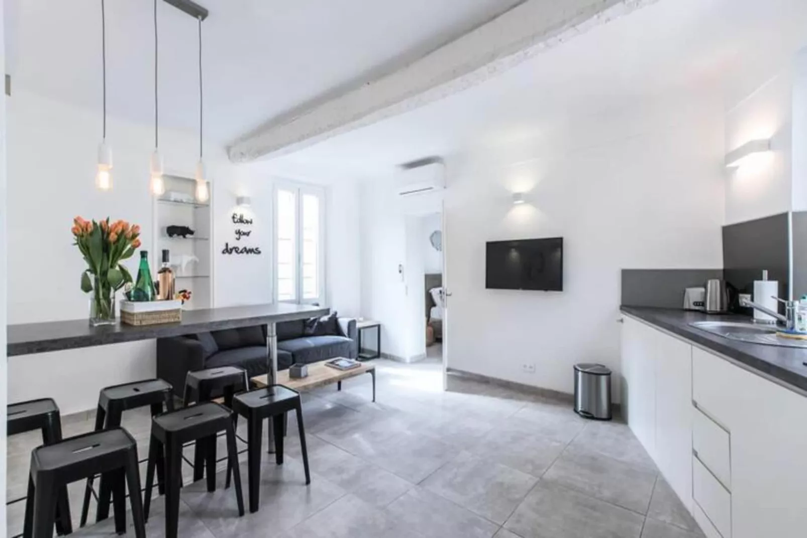 Palais & Croisette 1 Mn, 2 Pi&egrave;ces Spacieux Avec Balcon - Olam Properties-Buitenkant zomer