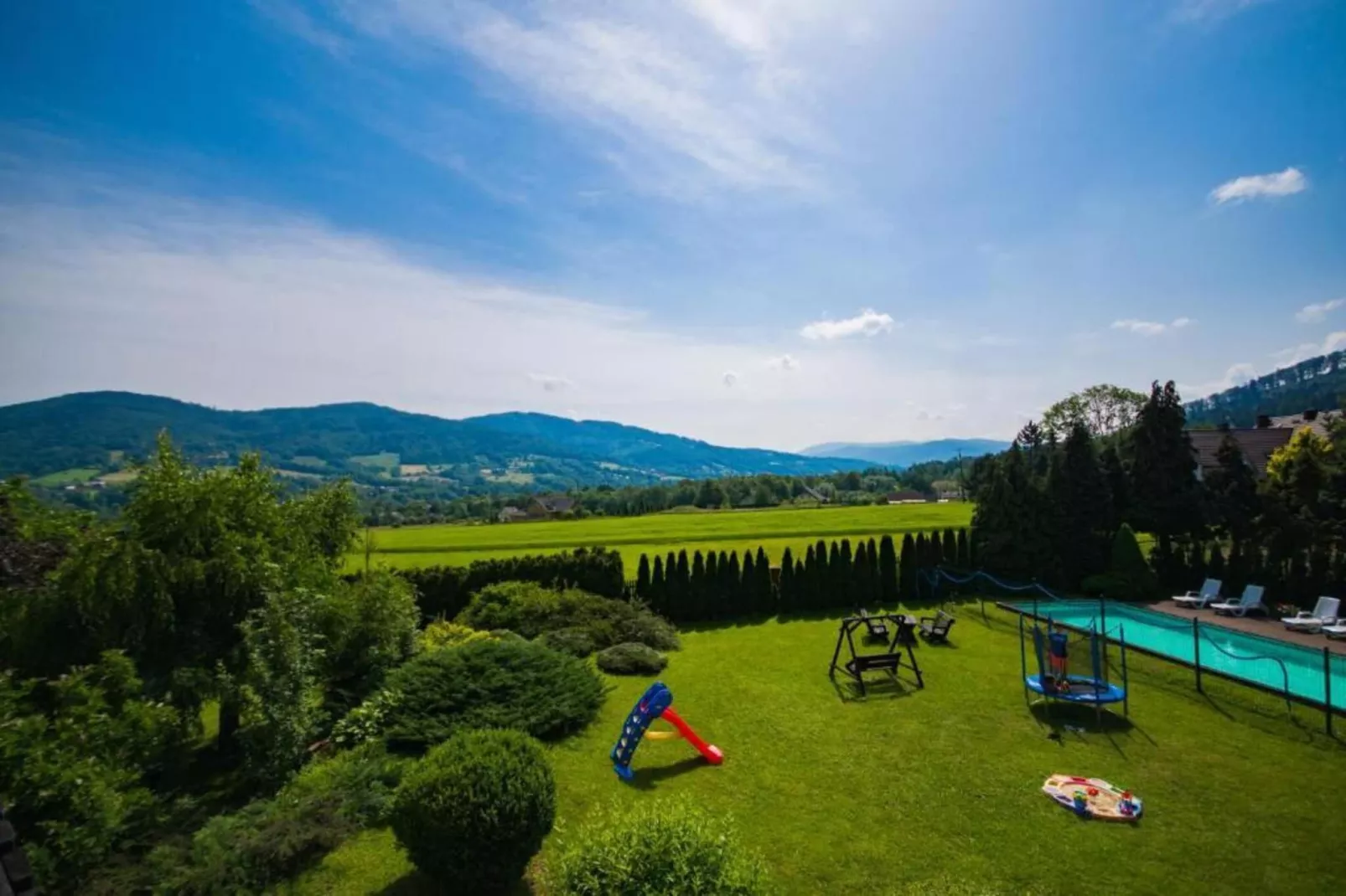 Willa wakacyjna dla 16 osób Brenna-Uitzicht zomer