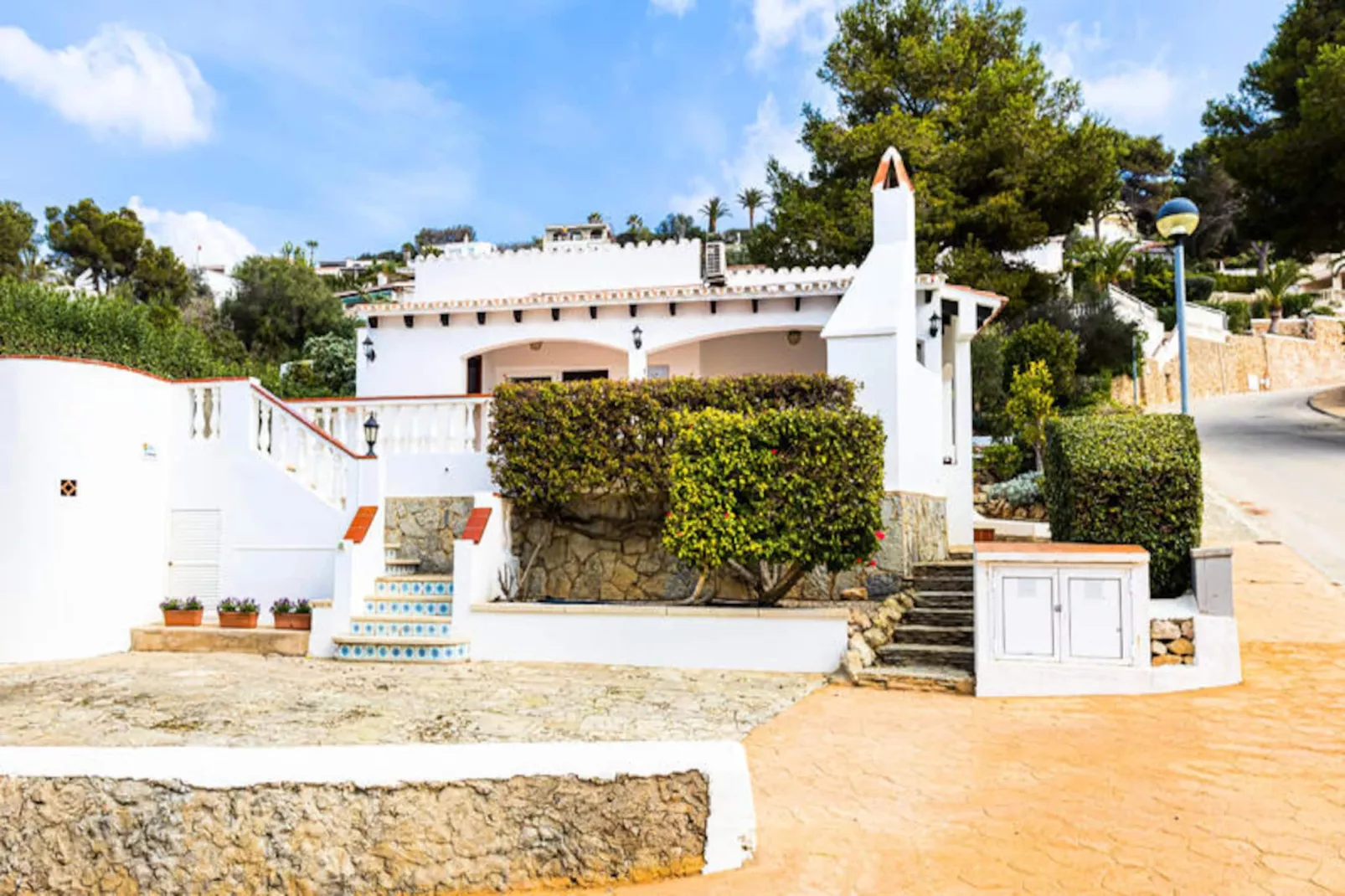 Maison à Son Bou-Image-tags.