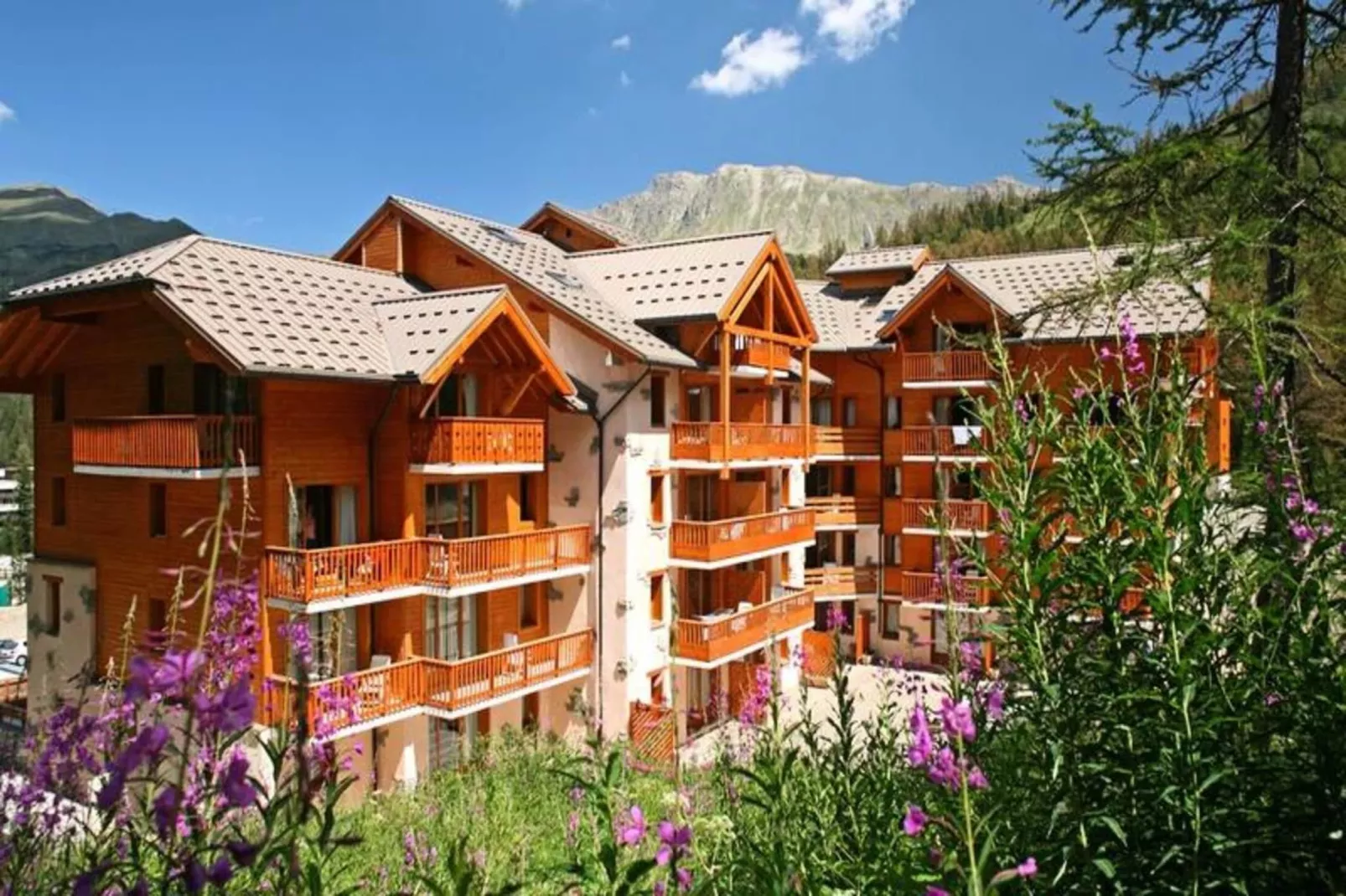 Résidence L'Albane - maeva Home - Buitenkant zomer