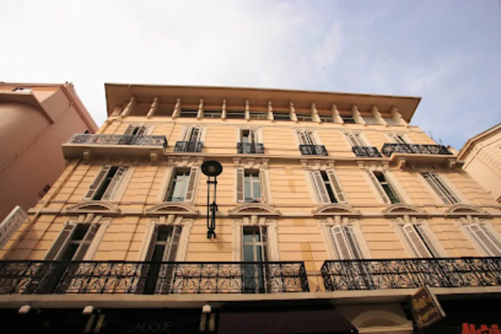 Résidence Appartement 39 M2 En Plein Centre Ville De Cannes, Climatis&eacute;-Buitenkant zomer