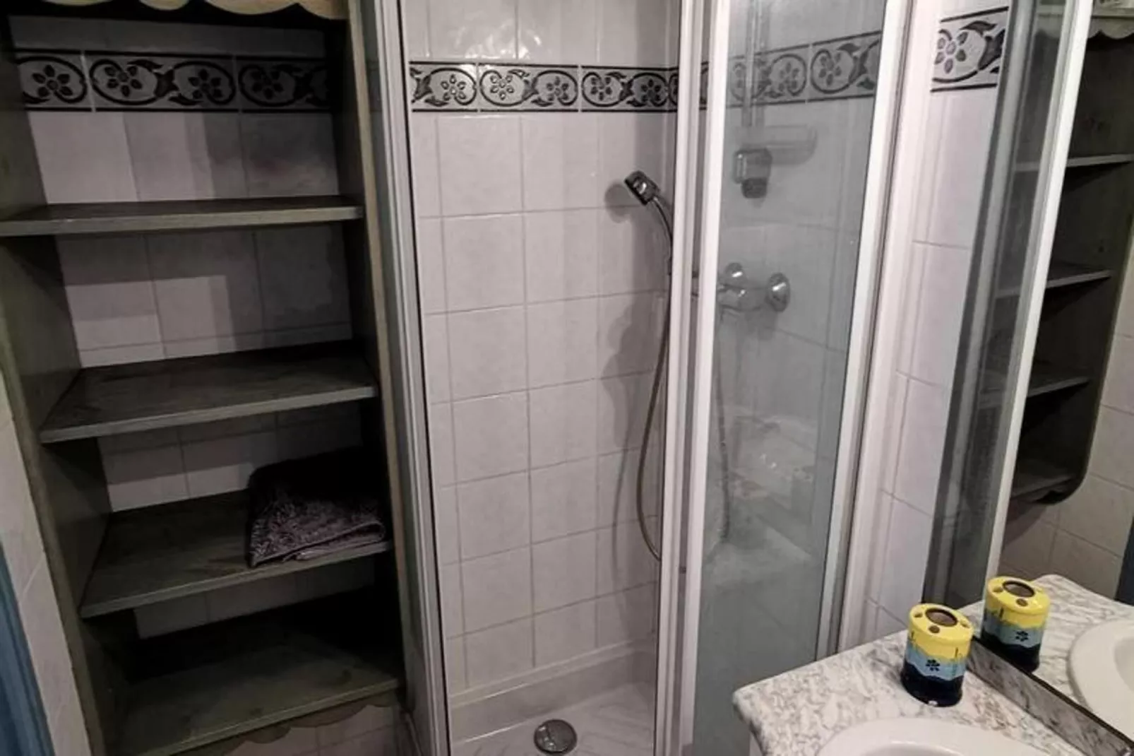 Résidence Grande Bleue-Badkamer