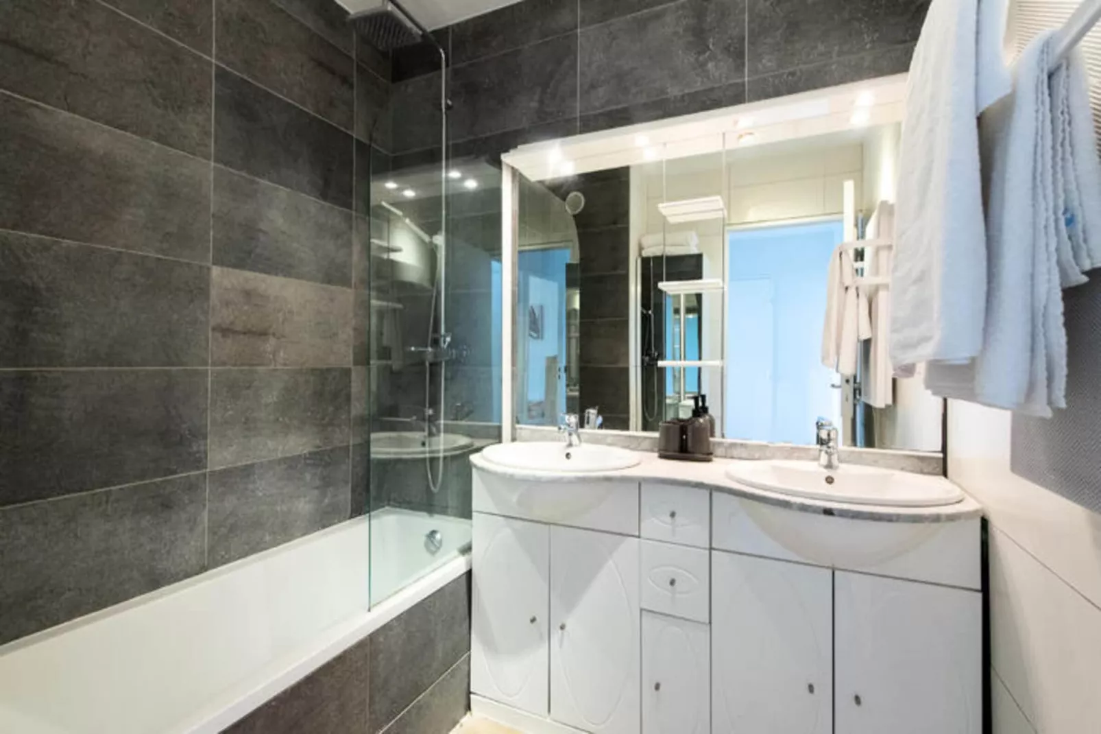 Appartements à Nice-Buitenkant zomer