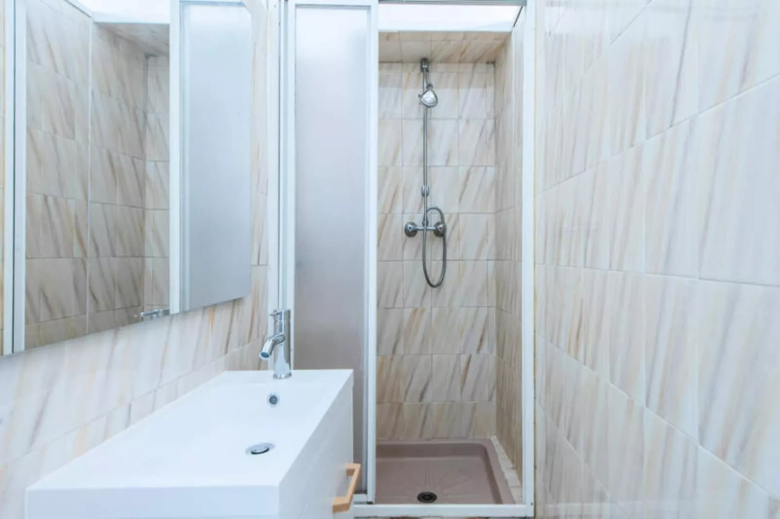 Maison à Nice-Badkamer