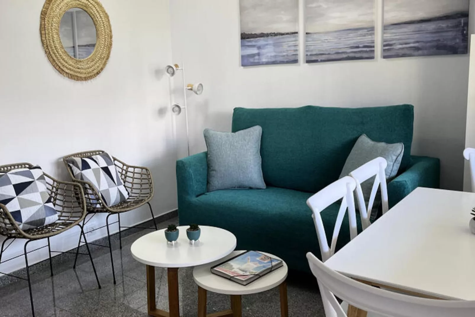 Appartements à Son Bou-Image-tags.