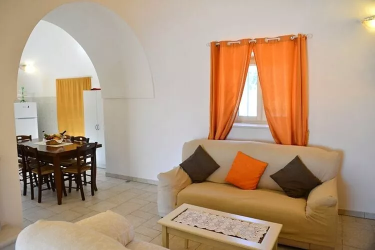 Holiday home Cisternino-Trullo Ulivo Antico-Woonkamer