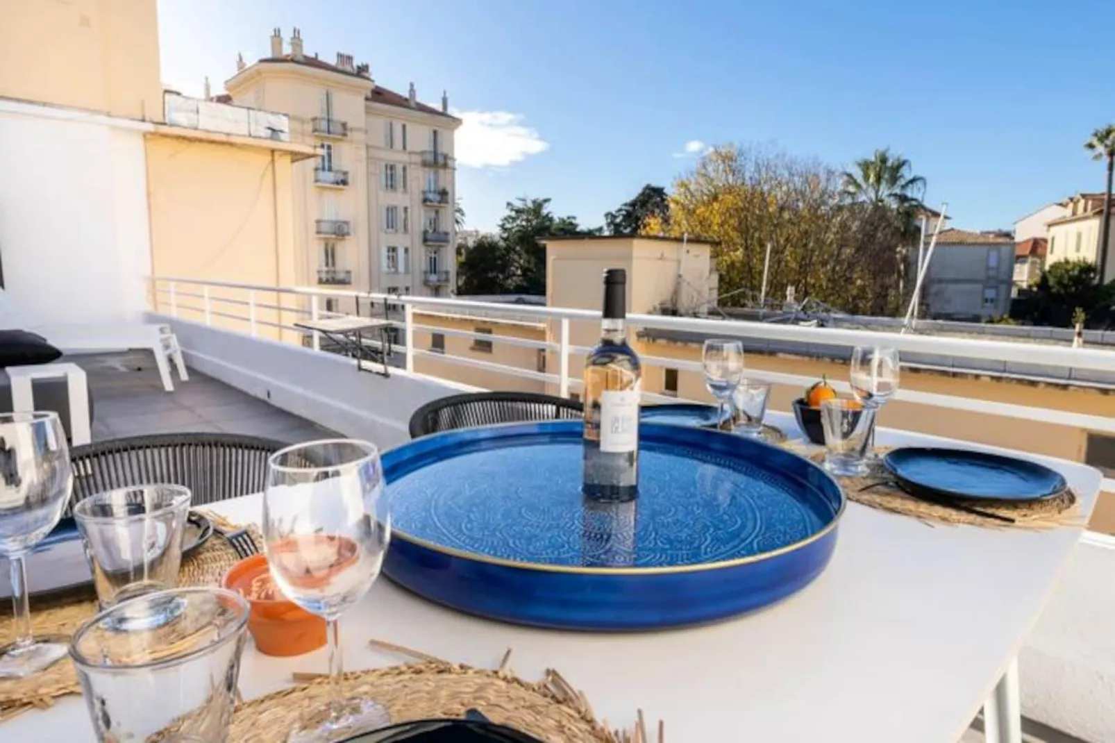 06az - Appartement Avec Terrasse 10min Du Palais-Image-tags.