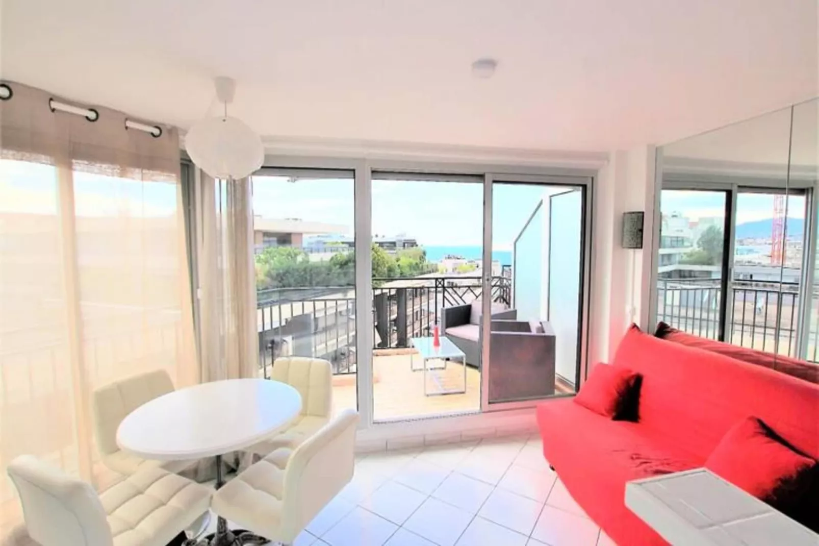 Résidence Studio Dernier &eacute;tage Avec Terrasse Sur Splendide Vue Mer-Buitenkant zomer