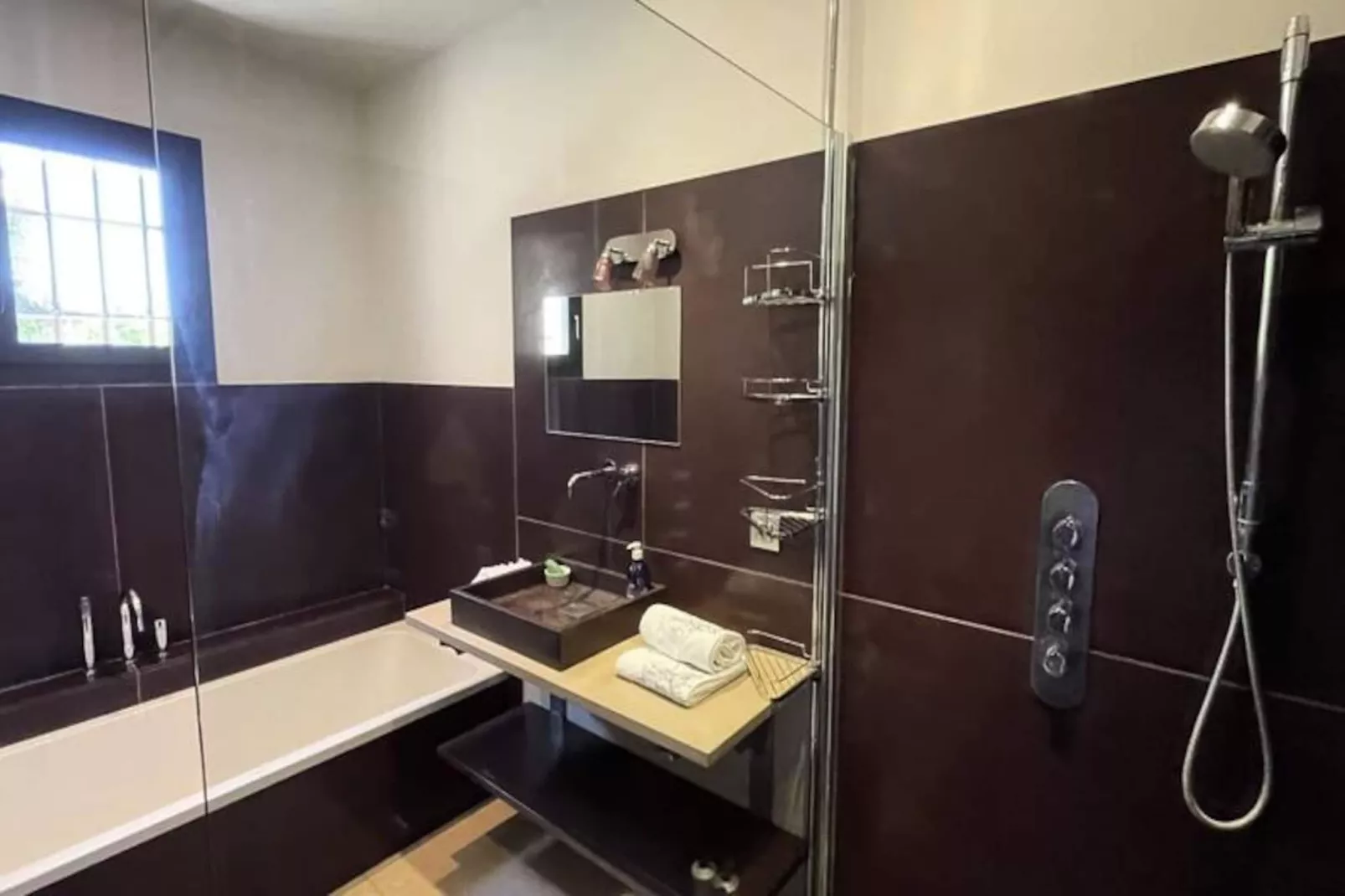 Belle Villa Contemporaine, Piscine Et Grand Jardin-Image-tags.