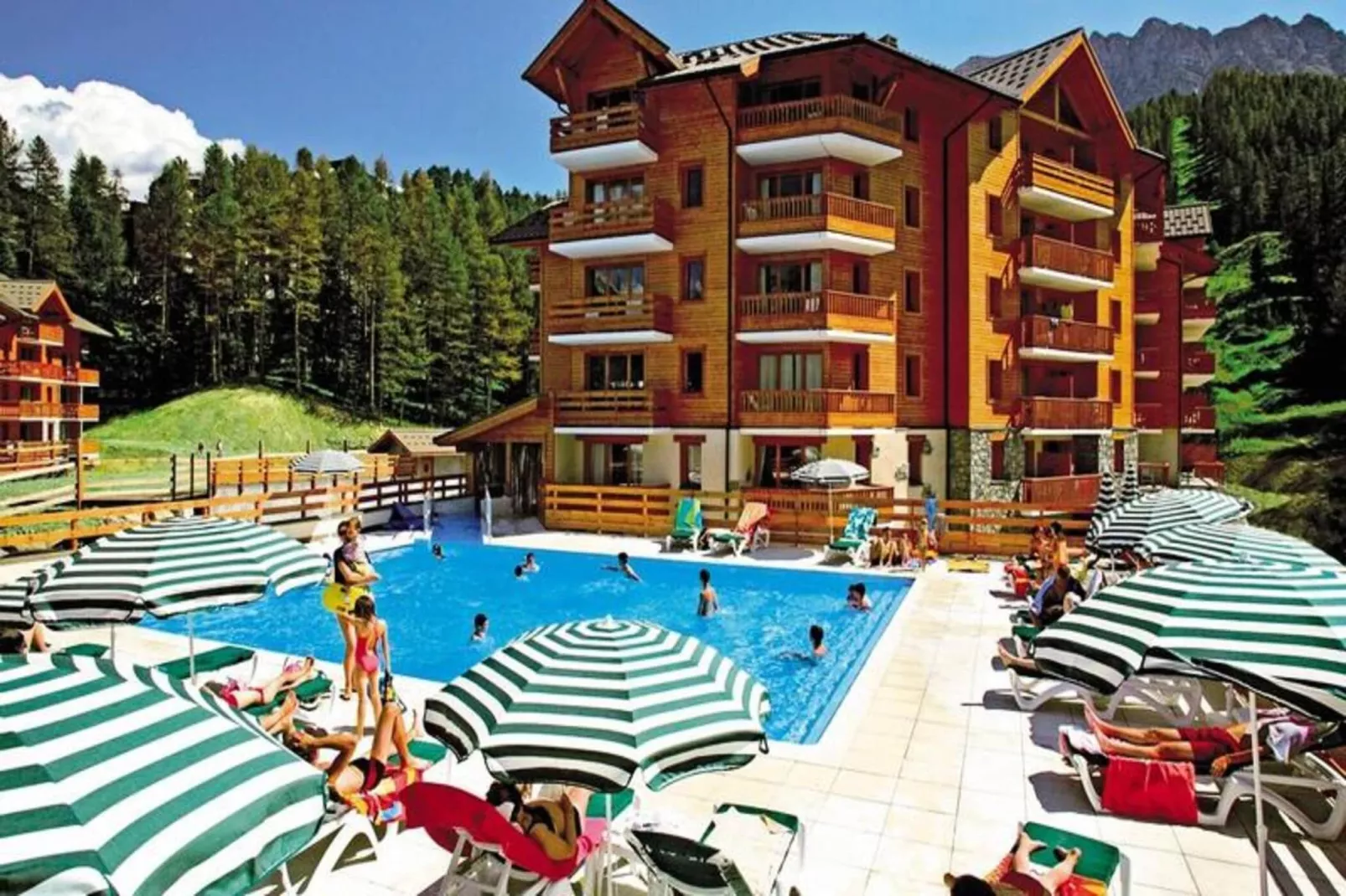 Résidence L'Albane - maeva Home - Buitenkant zomer