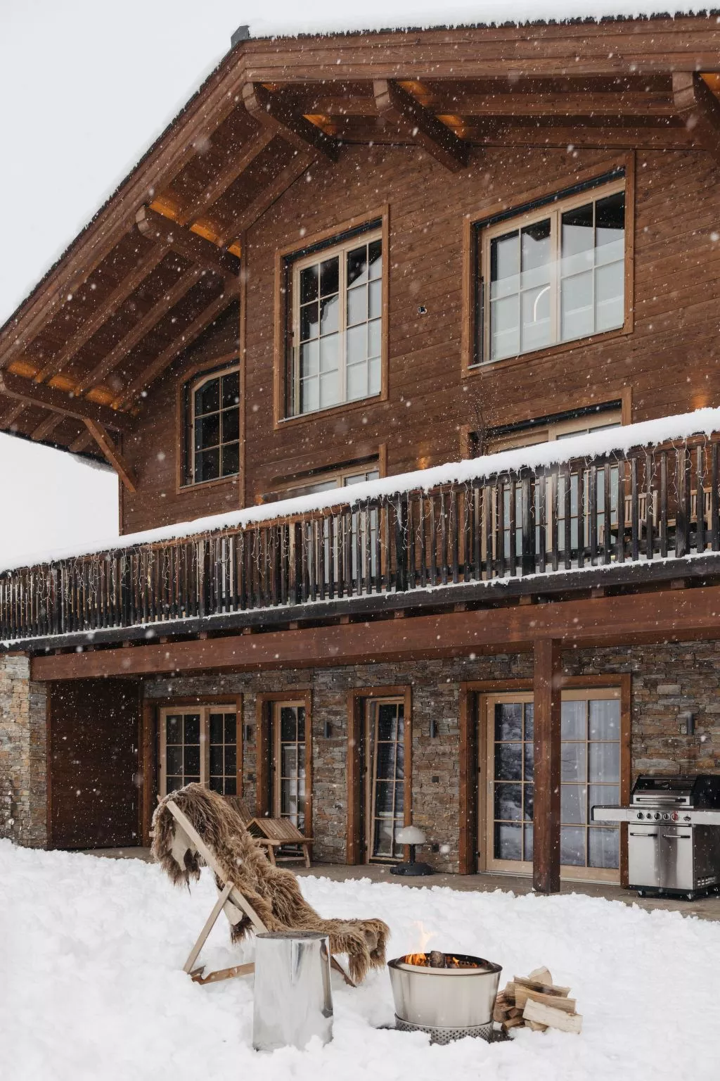 Royal Mountain Lodge-Buiten