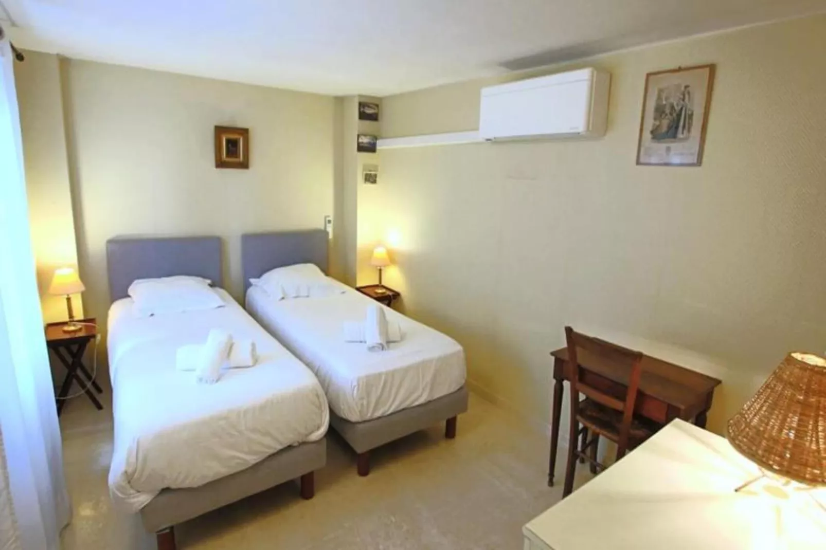 Résidence Appartement 145 M2 Face &agrave; La Mer / Acc&egrave;s Priv&eacute; &agrave; La Mer-Buitenkant zomer