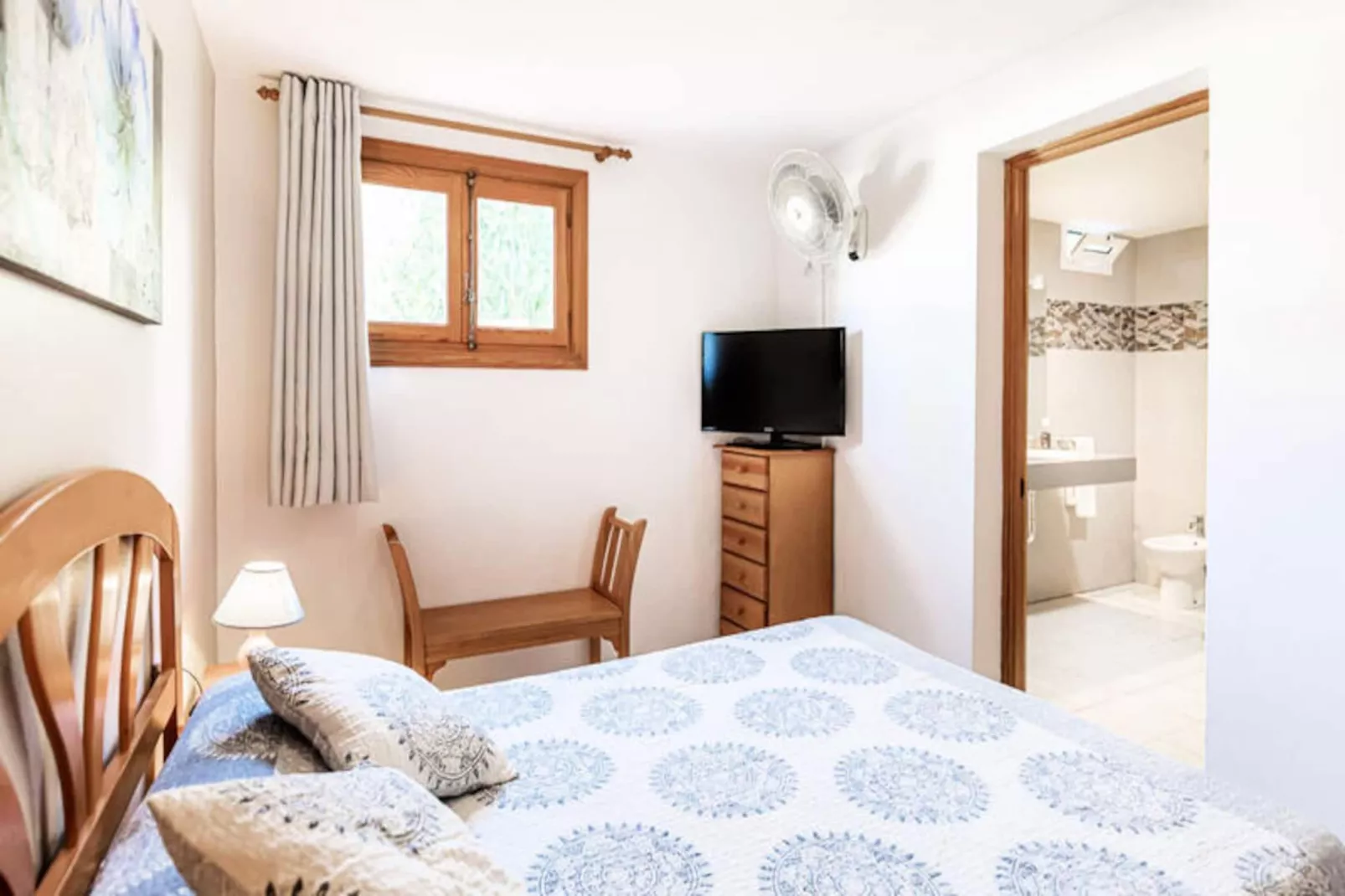 Maison à Son Bou-Image-tags.