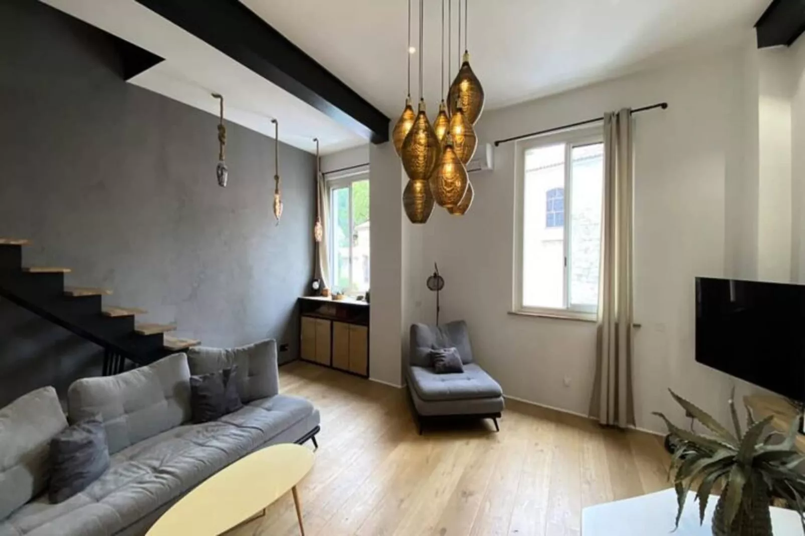 06bx : Superbe Loft - 100m2 - 6 Personnes-Buitenkant zomer