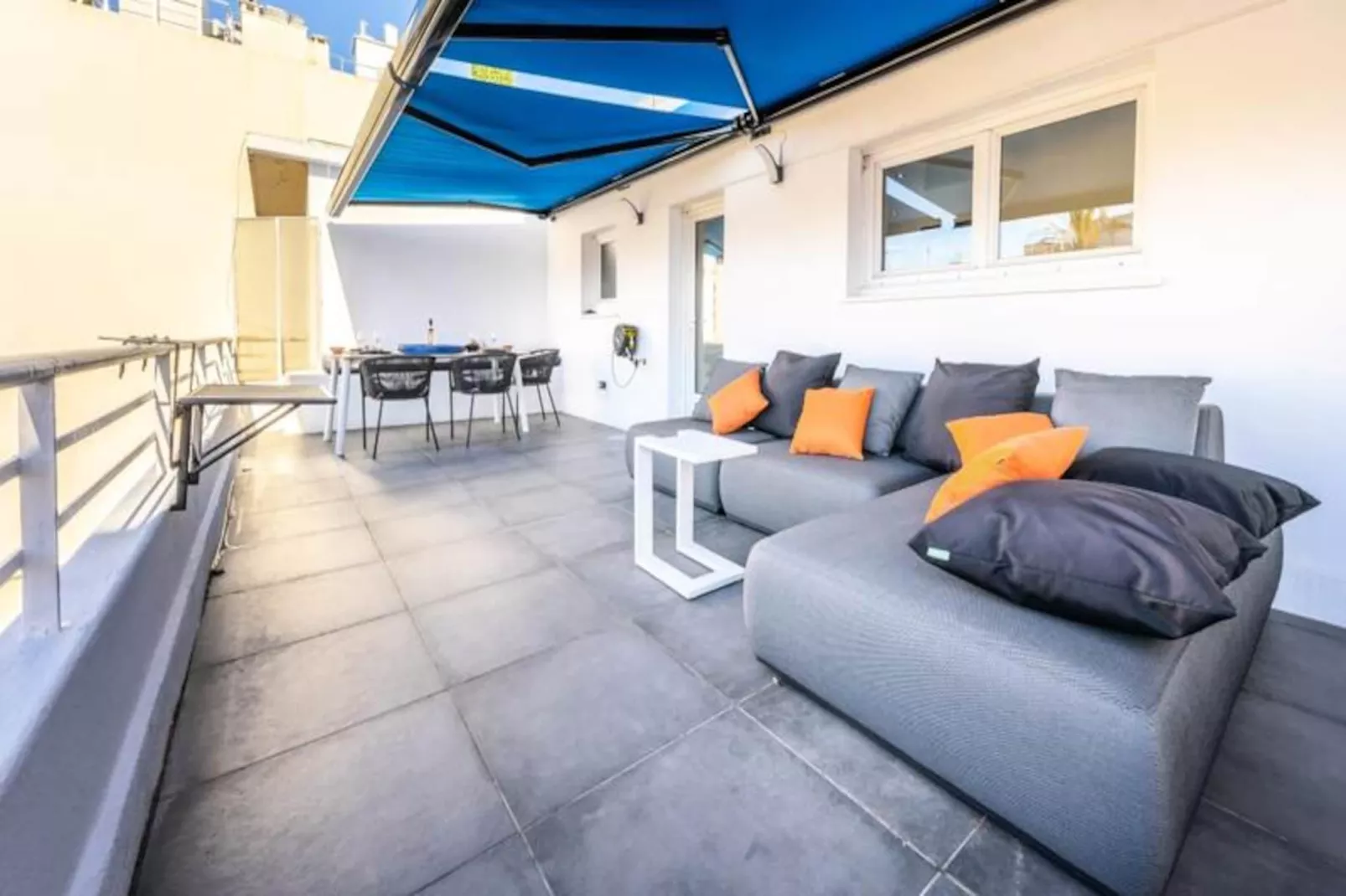 06az - Appartement Avec Terrasse 10min Du Palais-Image-tags.