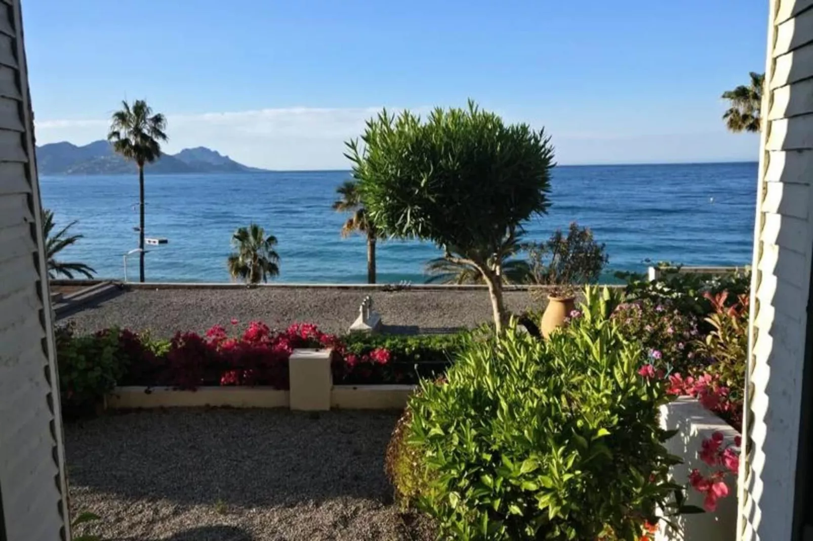 Résidence Appartement 145 M2 Face &agrave; La Mer / Acc&egrave;s Priv&eacute; &agrave; La Mer-Buitenkant zomer