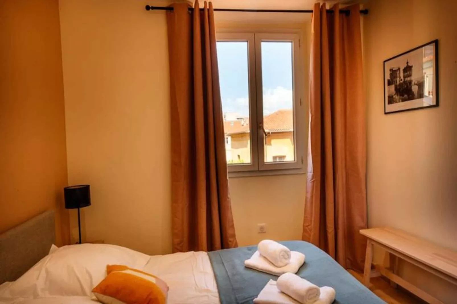 06a2 - Cœur Du Vieux Nice: Bel Appartement Rénové-Image-tags.