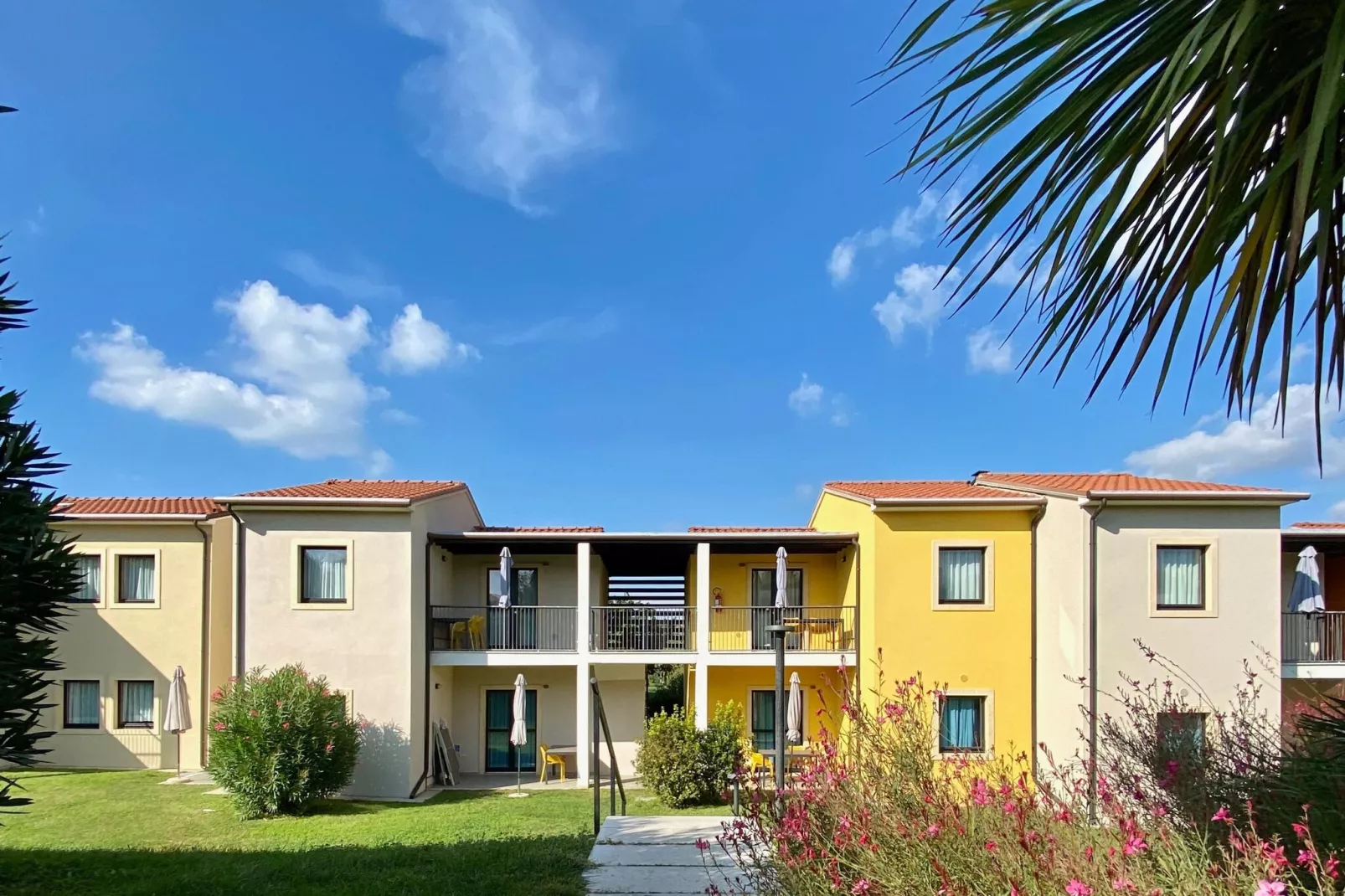 Residence Belvedere Village Castelnuovo del Garda-trilocale Std-Buitenkant zomer