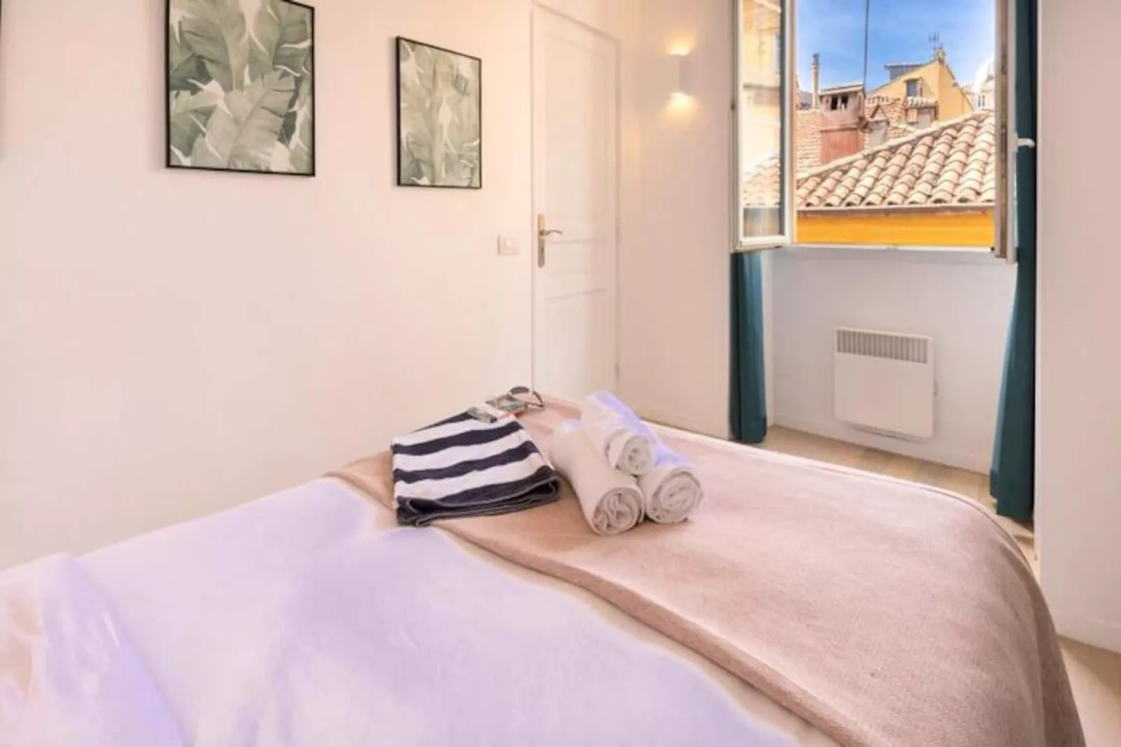 06a3 - Bel Appartement Au Cœur Du Vieux Nice-Image-tags.