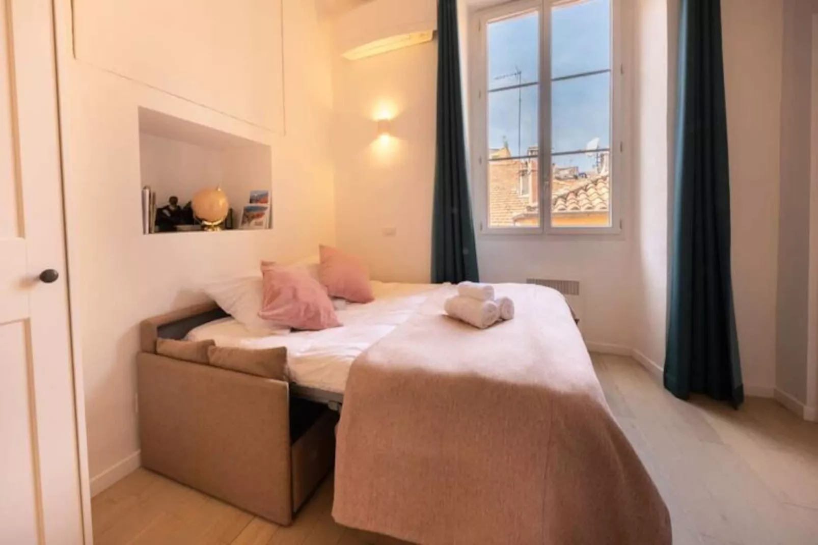 06a3 - Bel Appartement Au Cœur Du Vieux Nice-Image-tags.