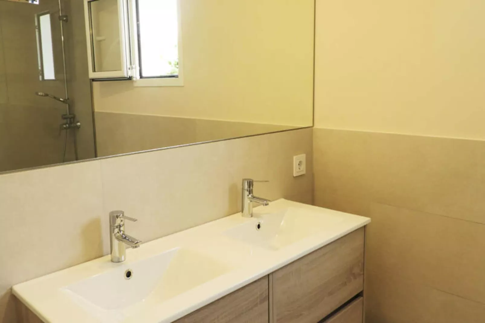 Maison à Binisafuller-Image-tags.