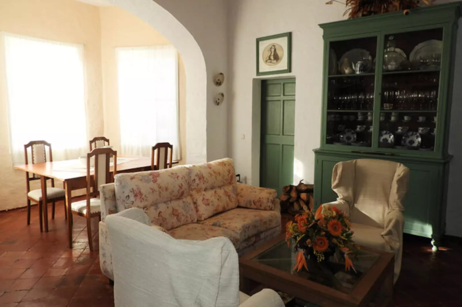 Maison à Son Bou-Image-tags.