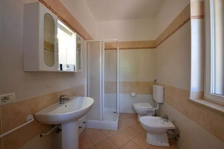 Holiday park Bella Italia, Peschiera-Glicine-Badkamer