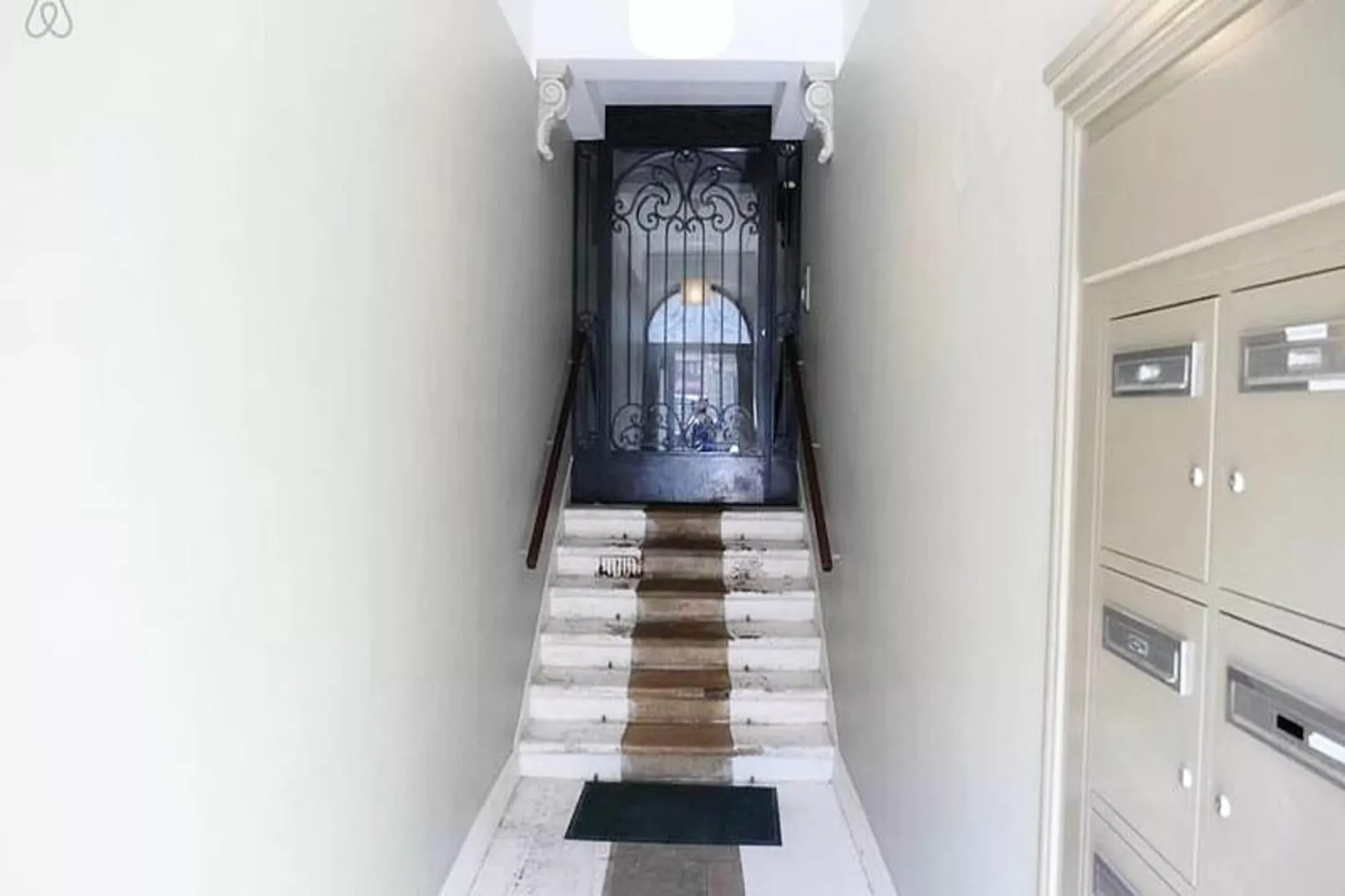 Superbe T2 De Qualit&eacute; Et R&eacute;nov&eacute;, Au Jardin Public, Pour 4 Personnes