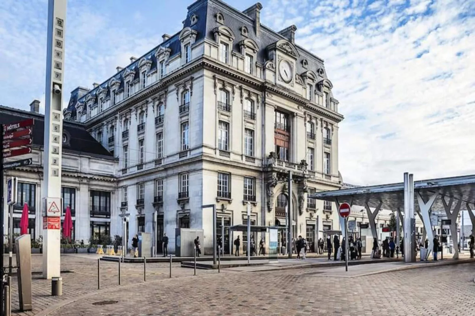 Bel Appartement Parfaitement Rénové Pour 2, Face à La Gare Saint-jean