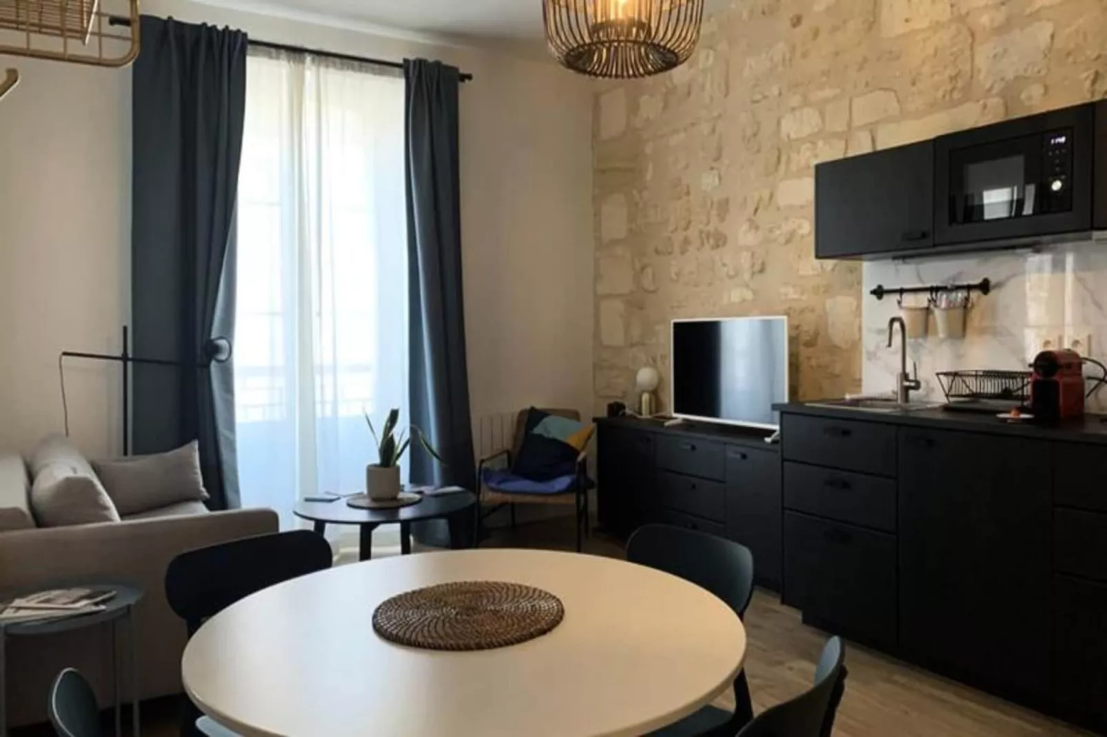 Appartement Lumineux à La Pierre Bordelaise Plein Centre Pour 4 Personnes