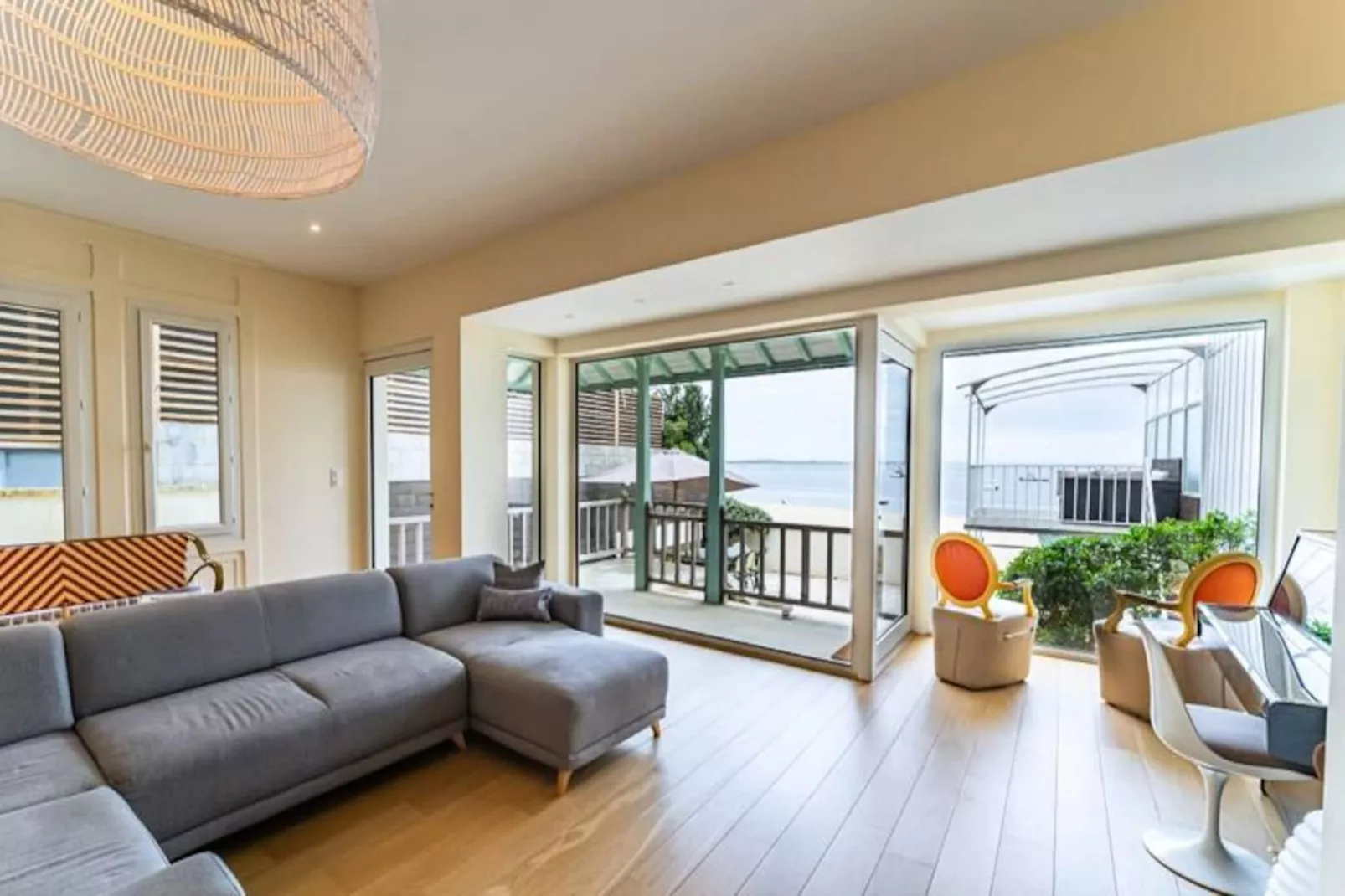 Somptueuse Demeure Arcachonnaise De Caract&egrave;re Avec Acc&egrave;s Direct &agrave; La Plage