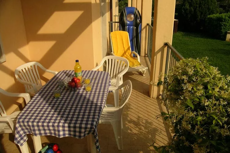 Holiday park Bella Italia, Peschiera-Ibisco-Terrasbalkon