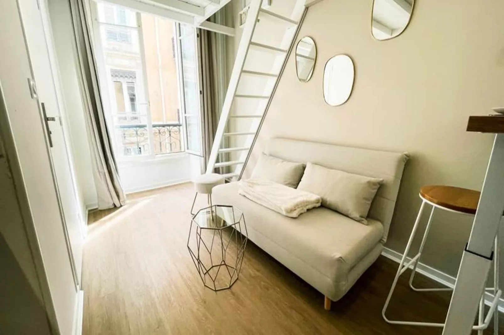 Le Studio En Duplex Championnet - Humbert Ii (droite) 👑