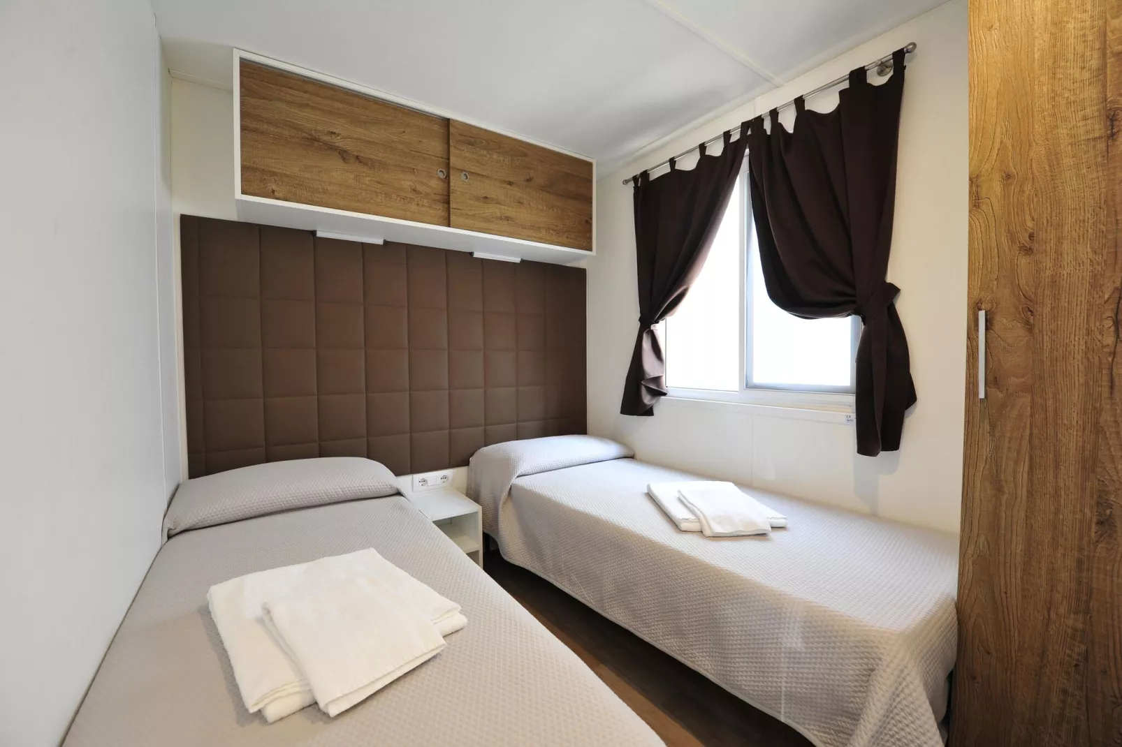 Holiday park Bella Italia, Peschiera-Girasole Suite MH H-Slaapkamer