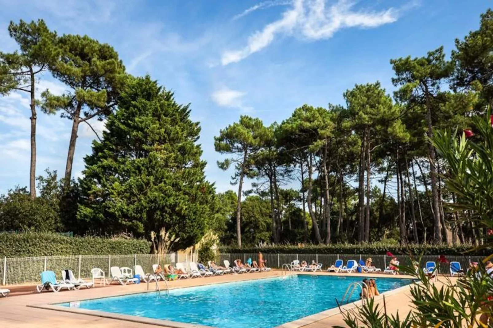 SOWELL Family Pignada Plage***