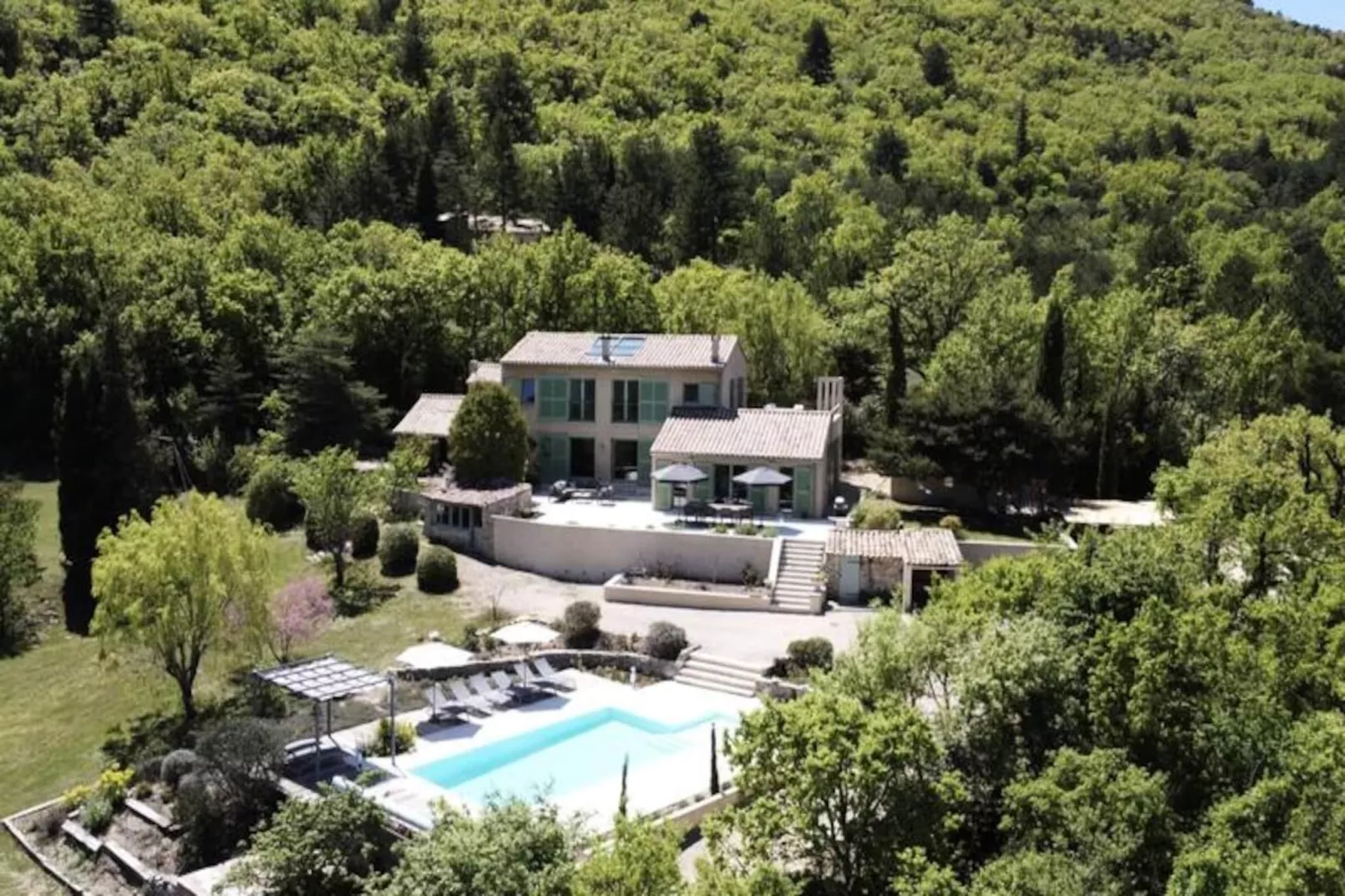 Magnifique Propri&eacute;t&eacute; Avec Vues Panoramiques Et Piscine Priv&eacute;e