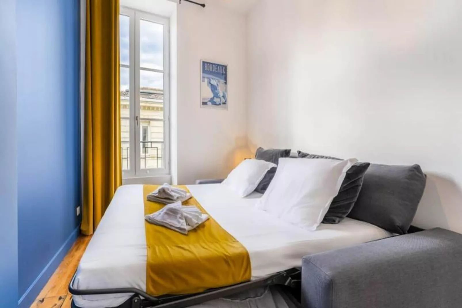 Charmant Et Rayonnant Appartement De 55 M&sup2; Situ&eacute; Dans Le Coeur De Bordeaux