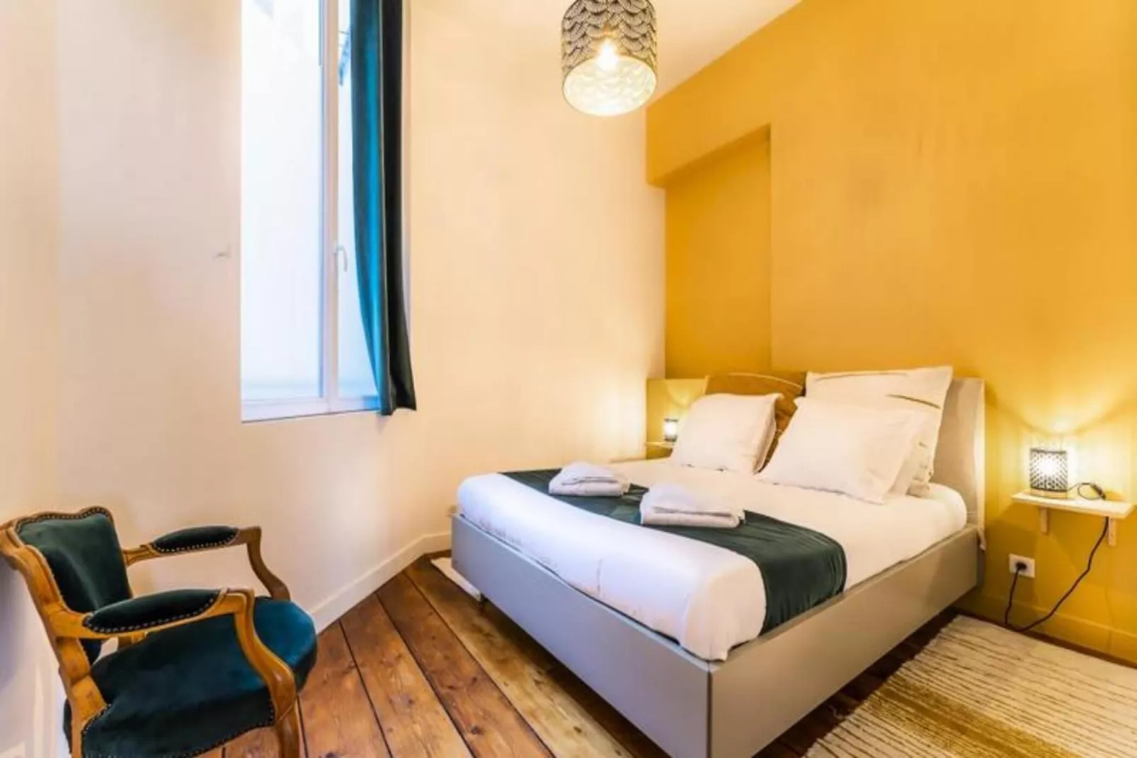 Charmant Et Rayonnant Appartement De 55 M&sup2; Situ&eacute; Dans Le Coeur De Bordeaux