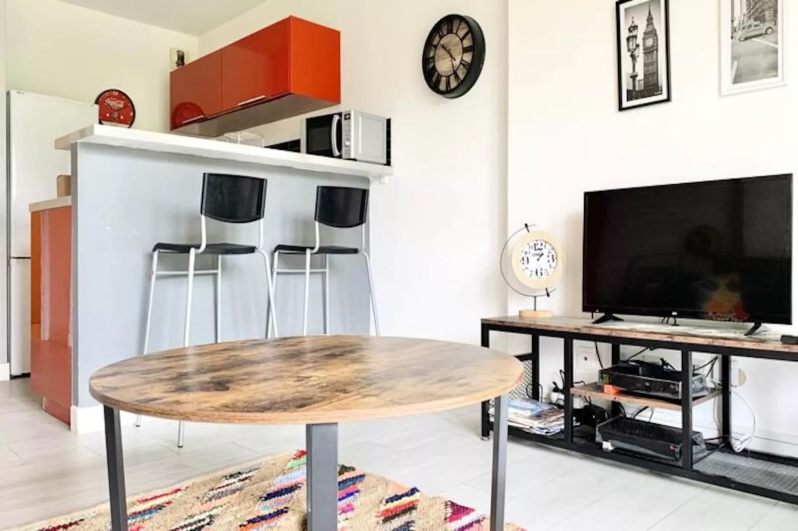 | The Red One 💋| Studio Canap&eacute;-lit | Proche Gem, Gare